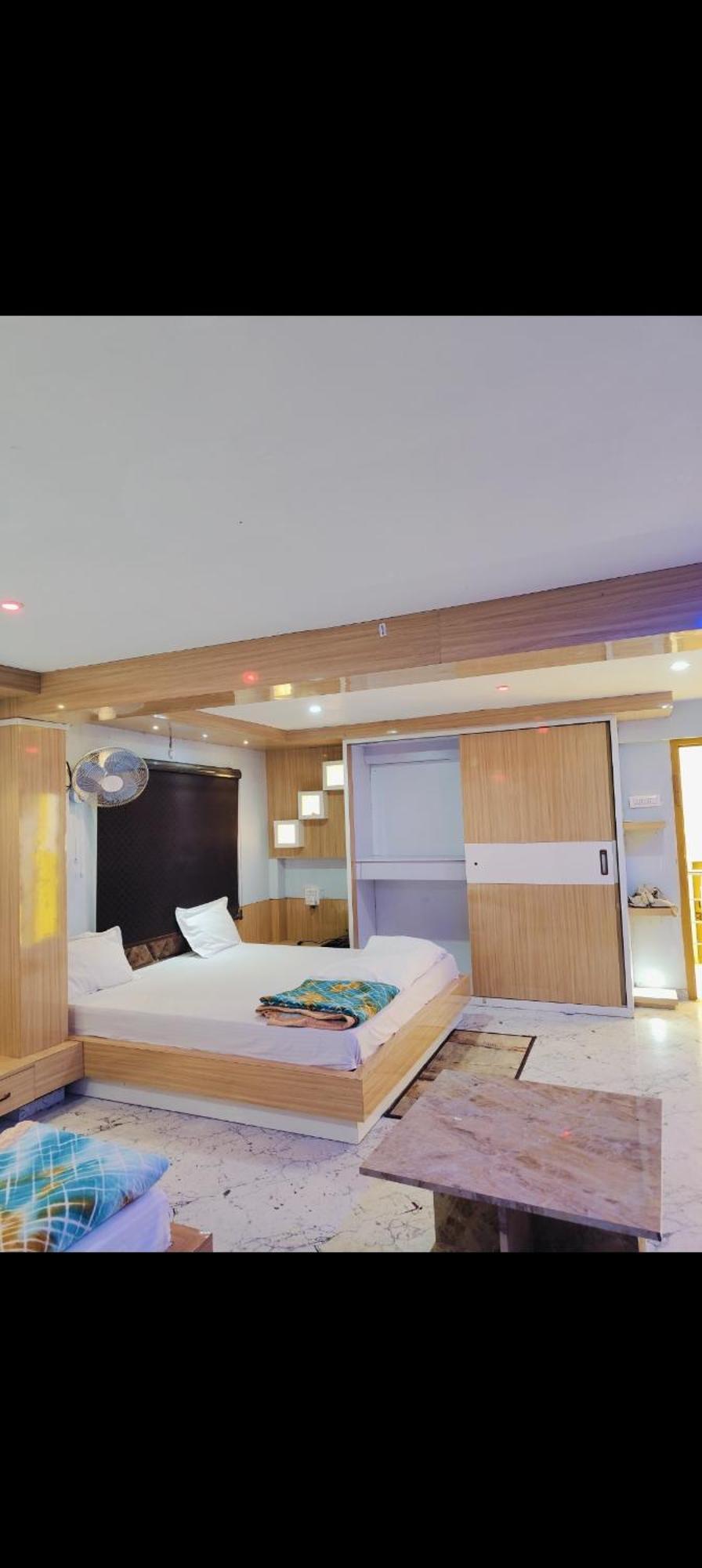 Отель The Maheshwari Residency Ayodhya Экстерьер фото
